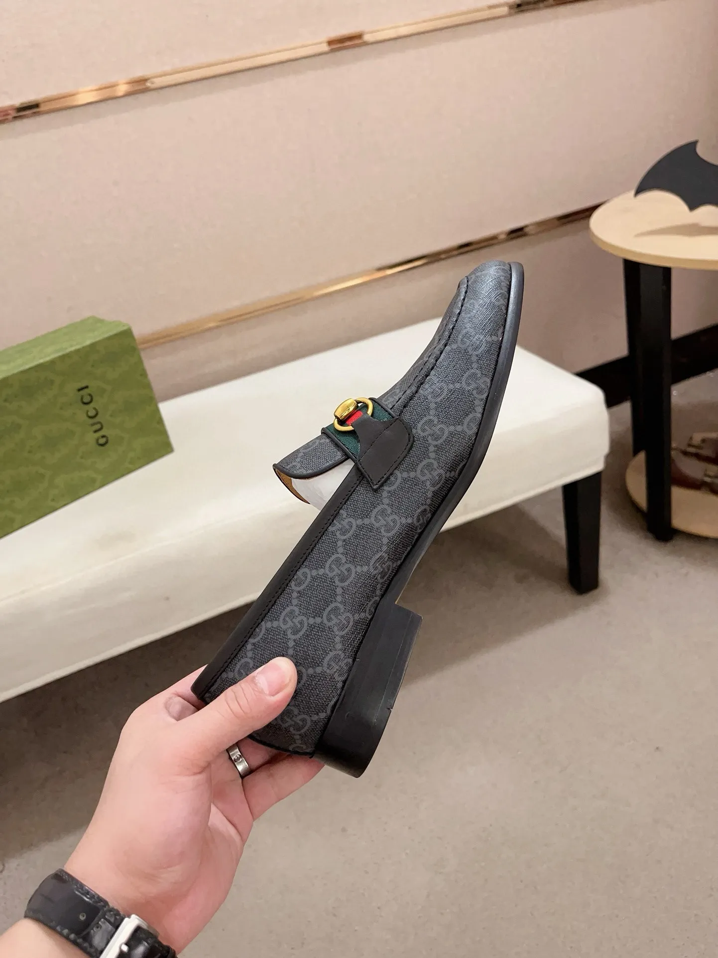 Men's shoes 💰: 520💰 (GUCCI) New product series ss hot new products 💢 💠 Casual suit shoes 👞, top imported materials Upper hardware buckles and shoe side logos, insoles and soles with brand logos 💠 💎 Upper: imported PVC material 100% 💎 Lining: cowhide/100% 💎Feet: cowhide/100% 💎Sole: rubber/100% 💎SIZE: 38 39 40 41 42 43 44 Can be customized 45